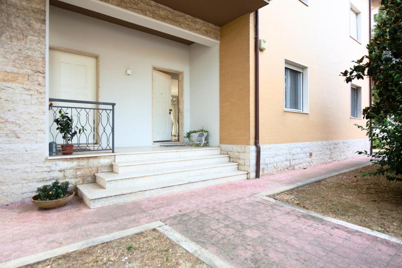 Apartament L'Oasi Della Pace - Confortevole E Vicino A Tutto Chiaravalle Marche Zewnętrze zdjęcie